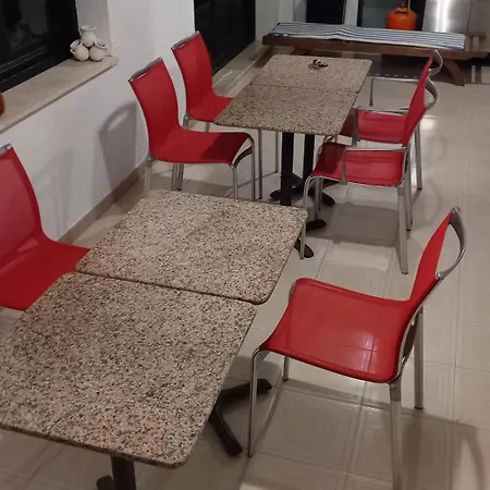 Mindoro Apartman *